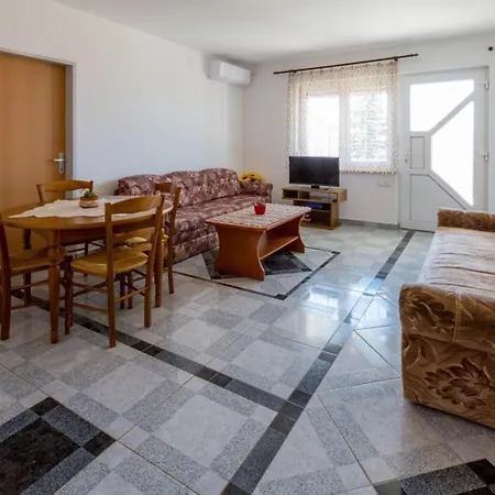 Aida Apartment *